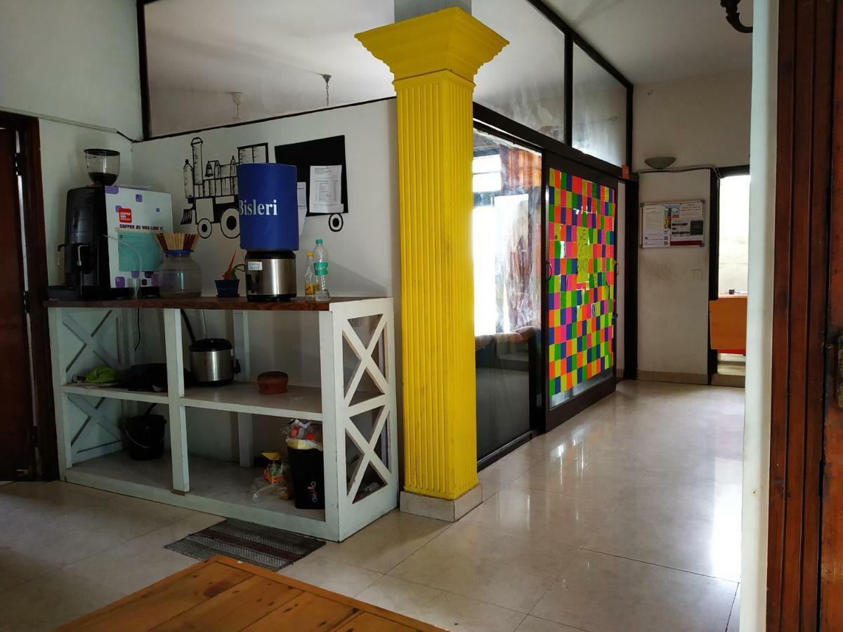 Bunkmates Vandrarhem New Delhi Exteriör bild