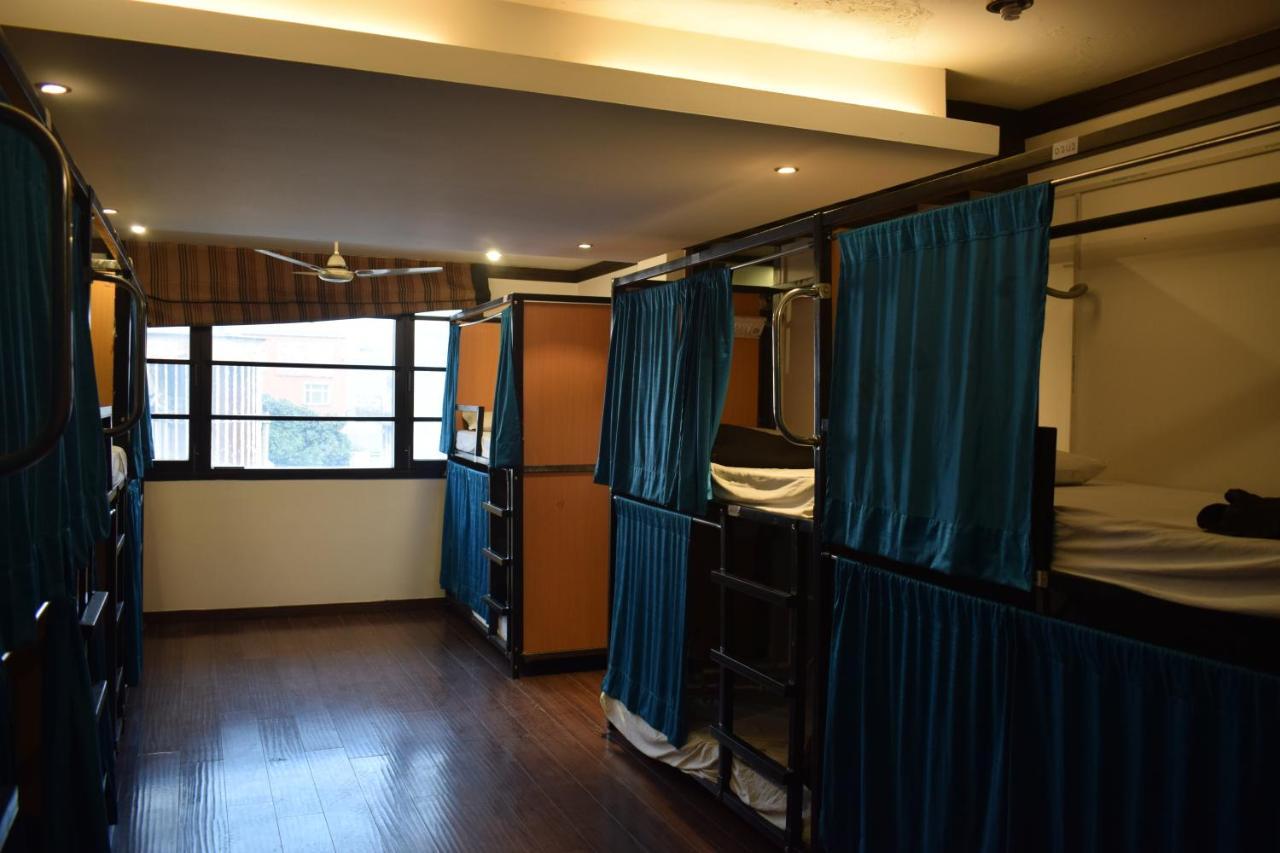 Bunkmates Vandrarhem New Delhi Exteriör bild